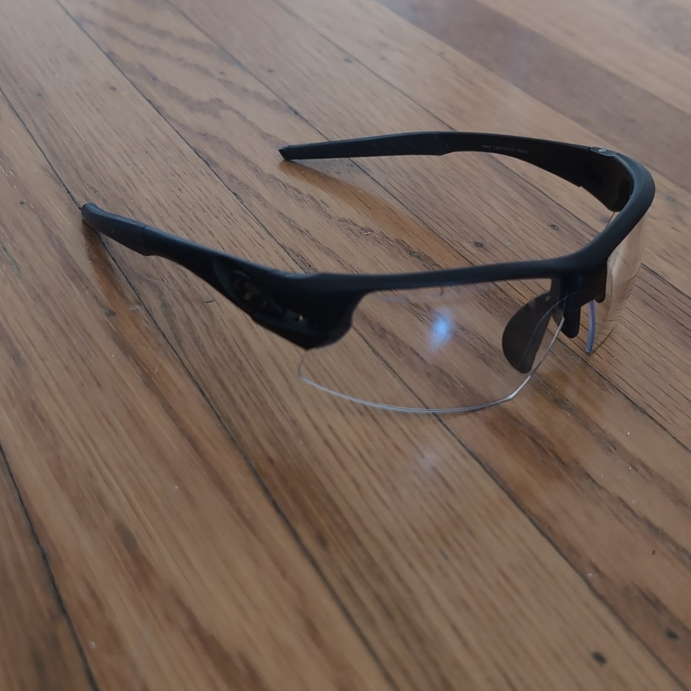 Tifosi Sunglasses With Alternate Lenses - Picture 5 of 9